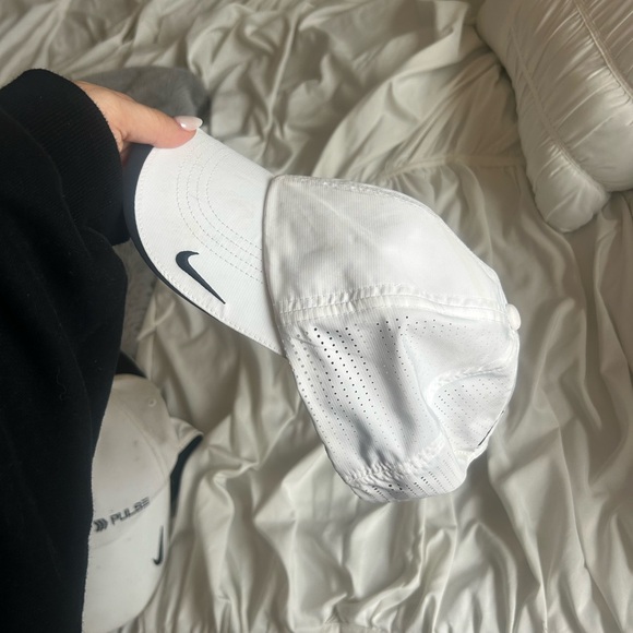 Nike Heritage86 Dri-FIT White Cap - Picture 1 of 3